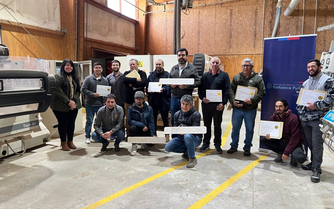 Primera versión del curso para operadores de mesa de corte CNC para pymes del Biobío se realizó de forma colaborativa con el CFT Lota Arauco